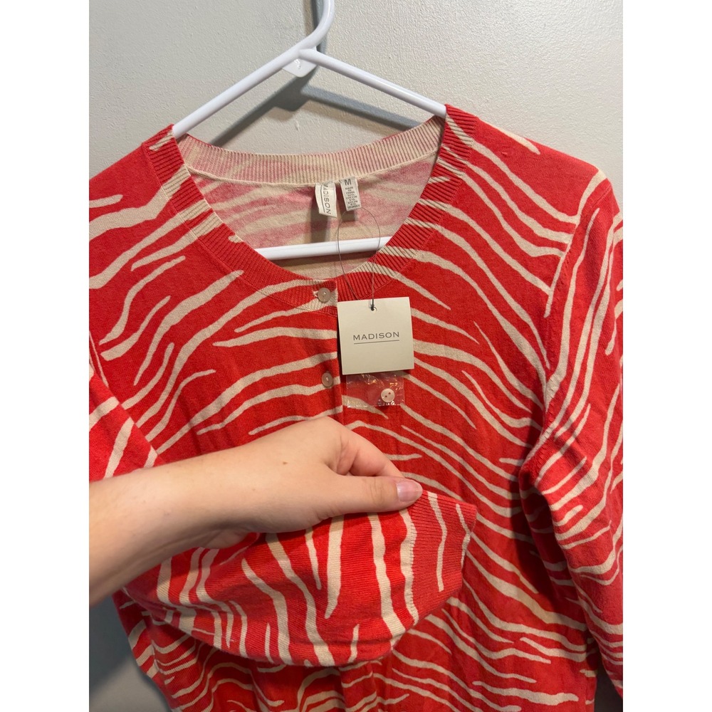 Madison Womens Coral Zebra Print Cardigan V-Neck 3/4 Sleeve Sweater Size M NEW - Picture 4 of 8